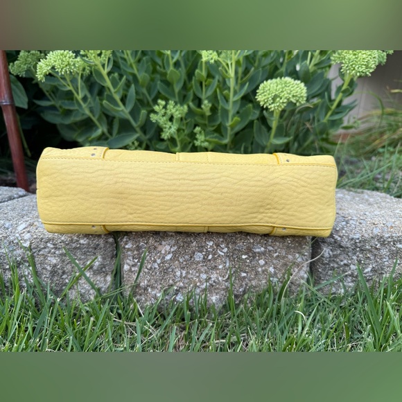 🚨‼️🚨SOLD ‼️🚨‼️Vintage Coach Baguette Bag Pastel Yellow - Picture 6 of 15